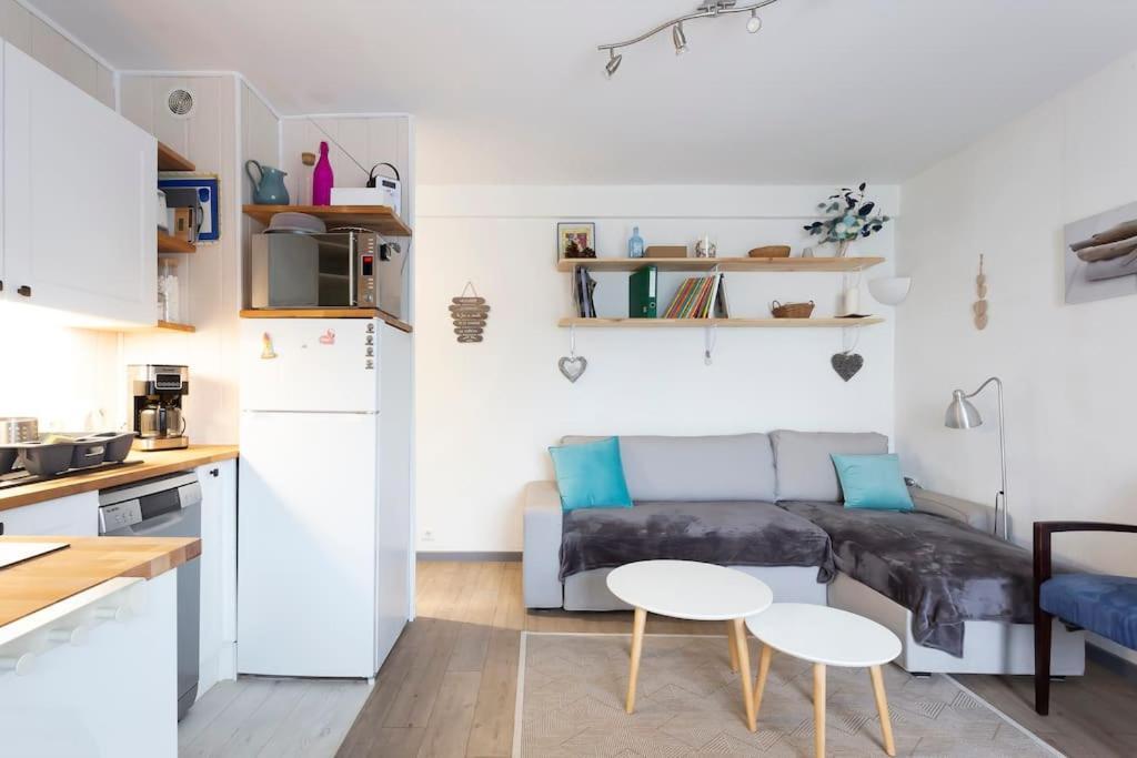Chez Laurence - Elegant Appartement Climatise Avec Wifi Et Parking La Grande-Motte Exterior photo